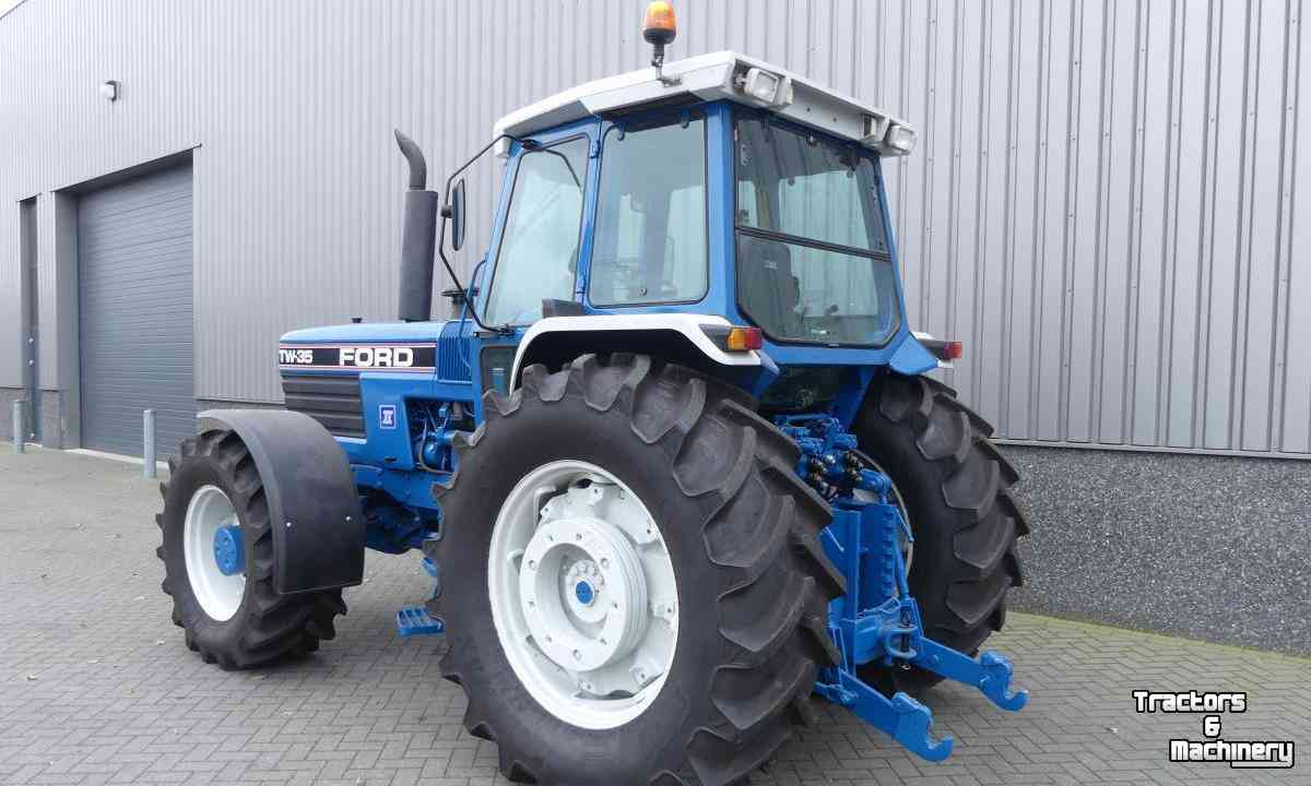 Tractors Ford TW 35