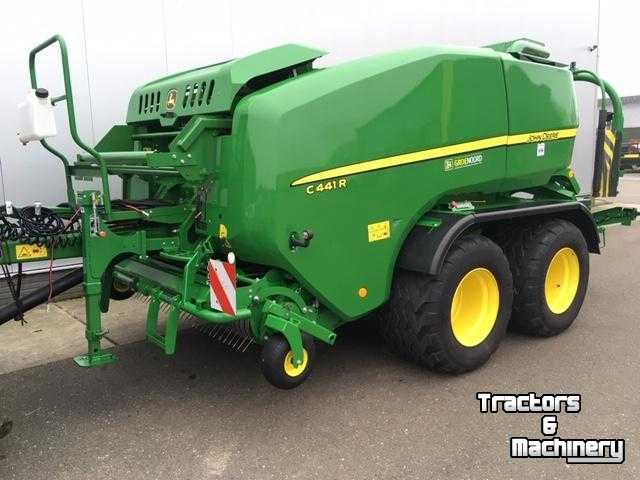 Balers John Deere C441R ronde balenpers met wikkelaar