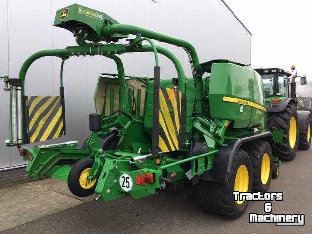 Balers John Deere C441R ronde balenpers met wikkelaar