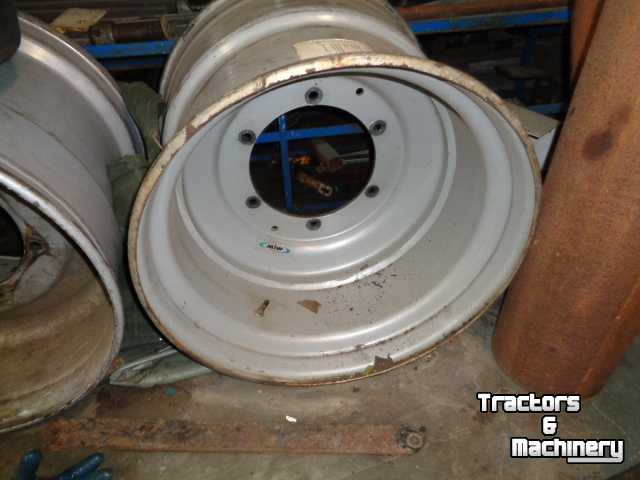 Wheels, Tyres, Rims & Dual spacers Molcon 20.00-26,5