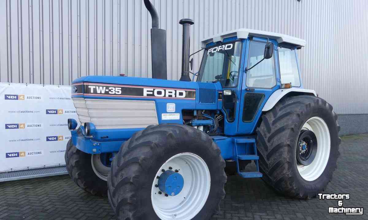 Tractors New Holland TW 35