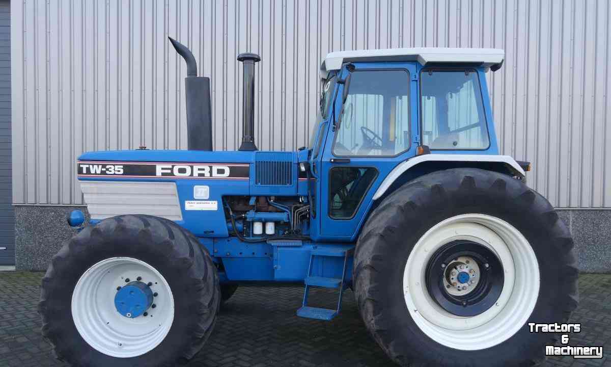 Tractors New Holland TW 35