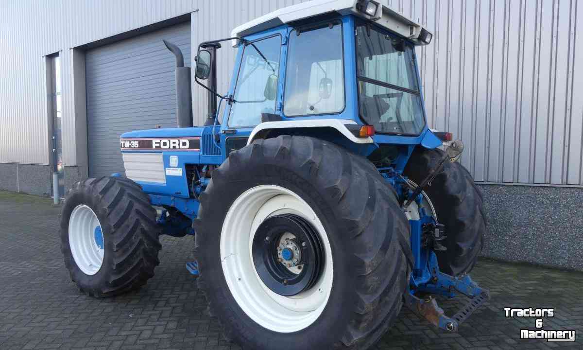 Tractors New Holland TW 35