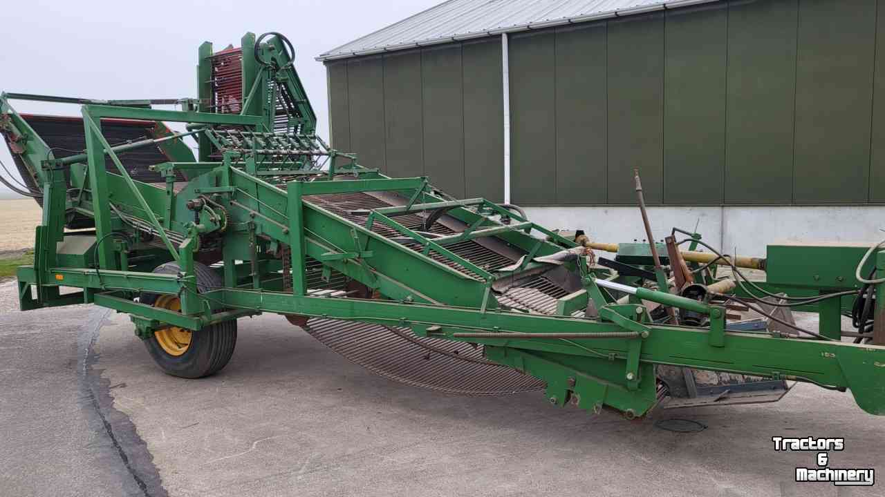 Onion harvester Krakei 1