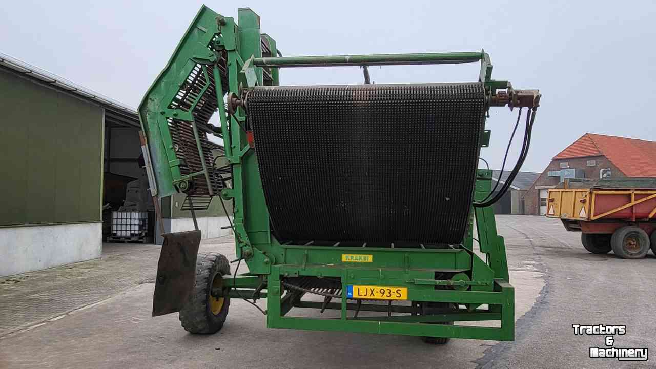 Onion harvester Krakei 1