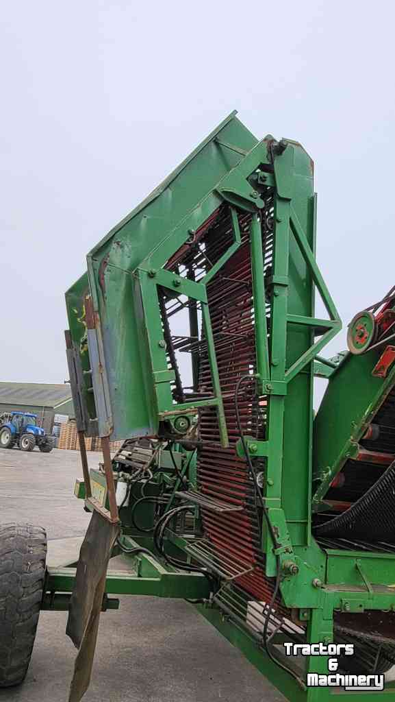 Onion harvester Krakei 1