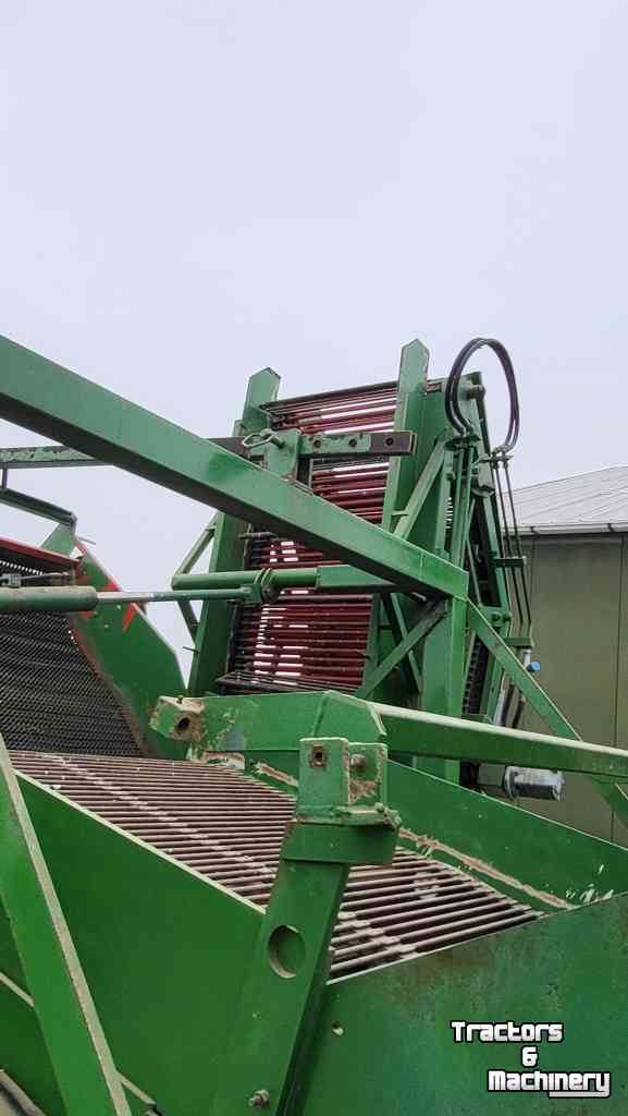 Onion harvester Krakei 1