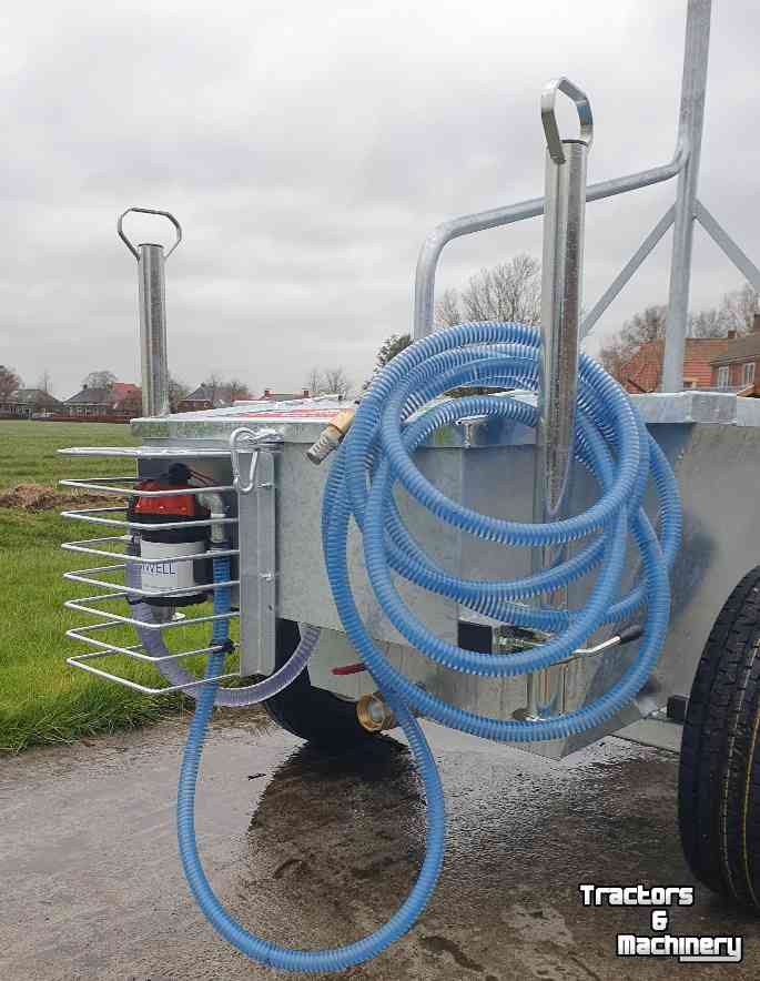 Water trough Solar Energy Holijn Waterbak/drinkbak op zonneenergie /solar  model 3 BRONPOMP UITVOERING