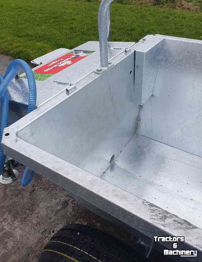 Water trough Solar Energy Holijn Waterbak/drinkbak op zonneenergie /solar  model 3 BRONPOMP UITVOERING