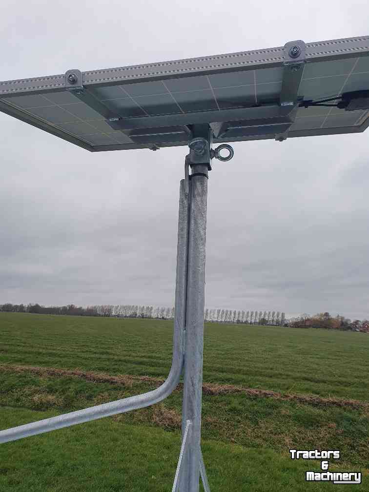 Water trough Solar Energy Holijn Waterbak/drinkbak op zonneenergie /solar  model 3 BRONPOMP UITVOERING