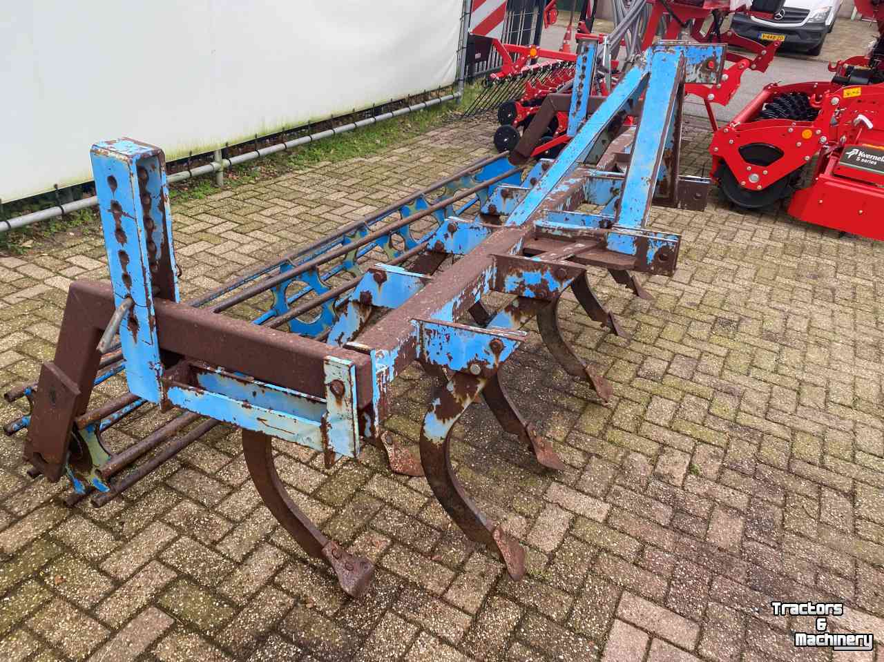 Cultivator Buts Meulepas 13 Tands cultivator met rol