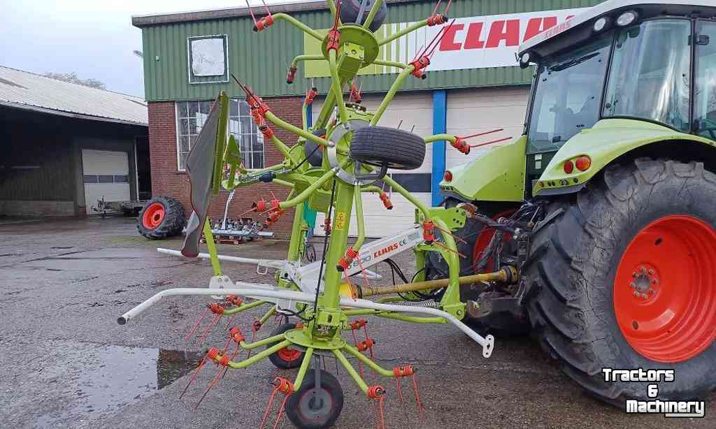 Tedder Claas Volto 800