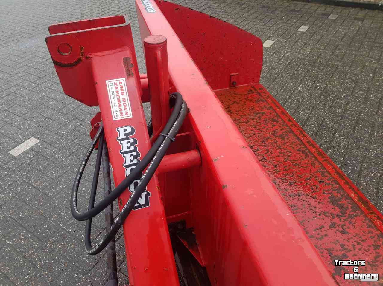 Tractor tipping boxes Peecon HKB 225   trekkerbak - transportbak grondbak