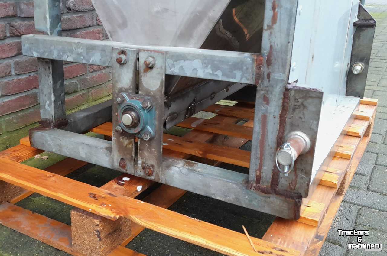 Fertilizer spreader  meststoffen/granulaten strooier