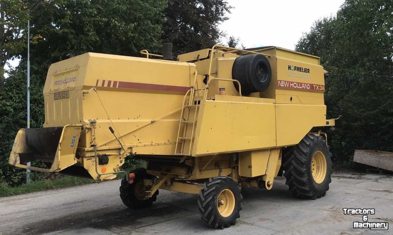 Combine New Holland TX 34 Combine Maaidorser