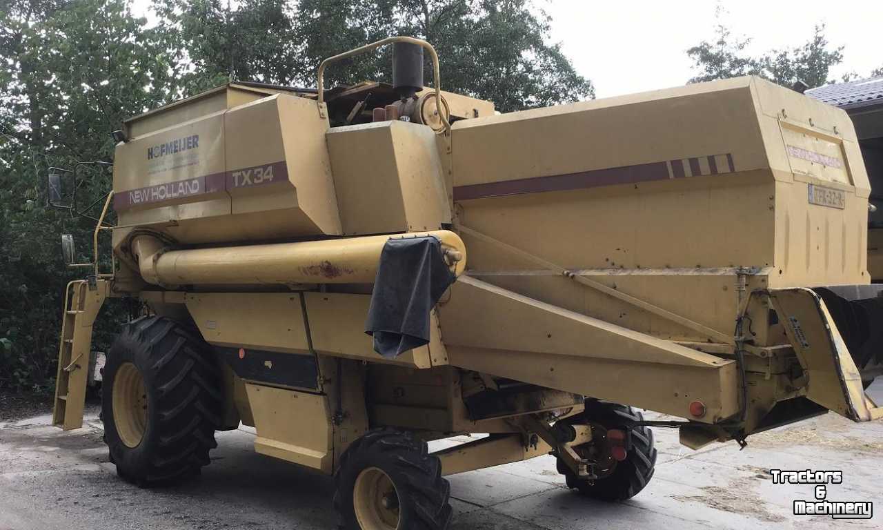 Combine New Holland TX 34 Combine Maaidorser