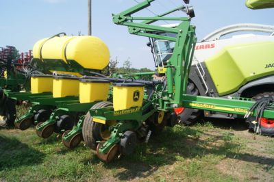 Seed drill John Deere 1770NT MaxEmergeXP Planter Used