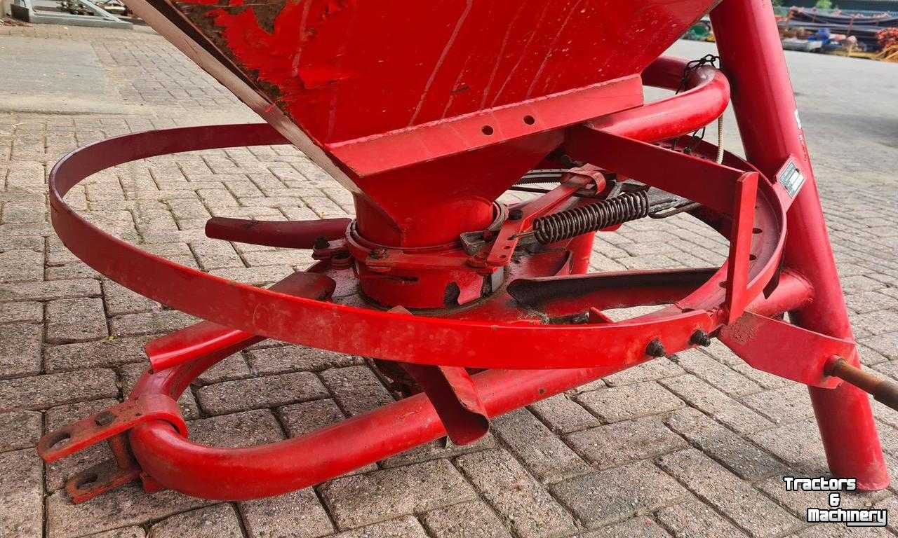 Fertilizer spreader Lely Kunstmeststrooier