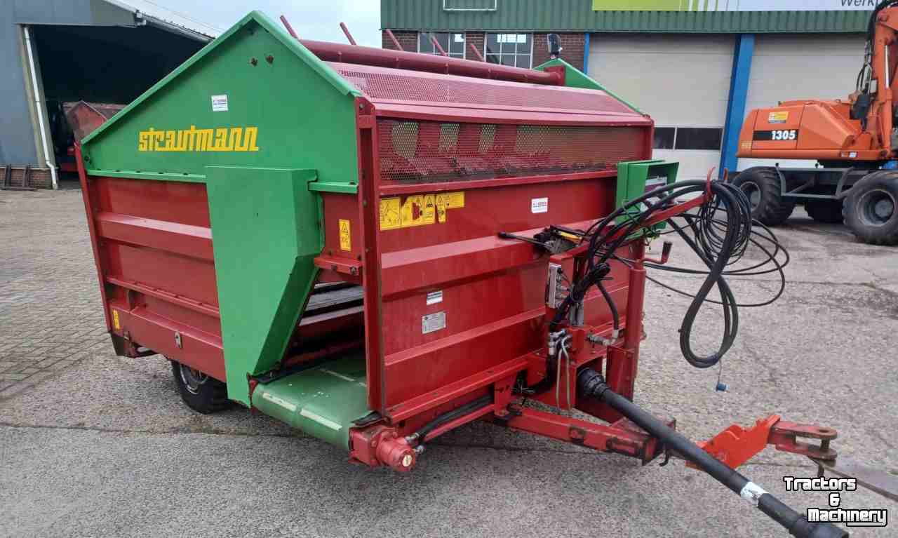 Silage-block distribution wagon Strautmann BVW Blokkendoseerwagen