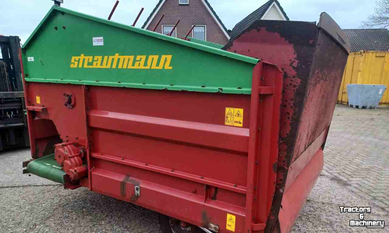 Silage-block distribution wagon Strautmann BVW Blokkendoseerwagen