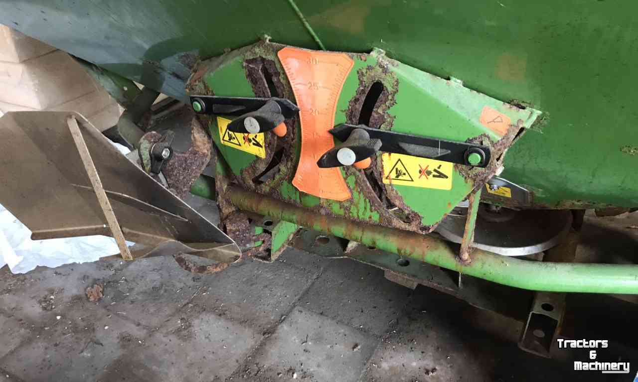 Fertilizer spreader Amazone ZA-X 902