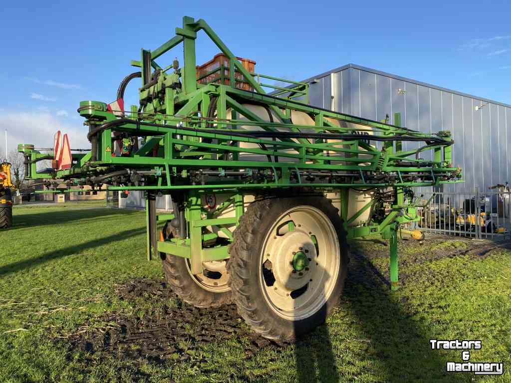 Fieldsprayer pull-type CHD 4027