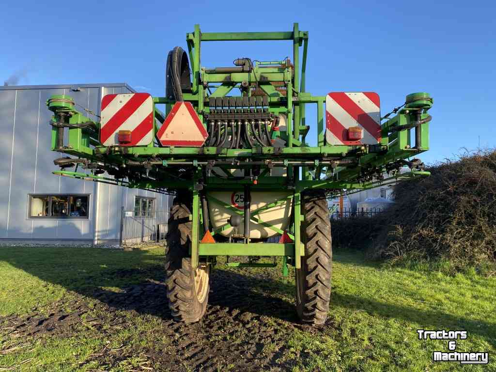 Fieldsprayer pull-type CHD 4027