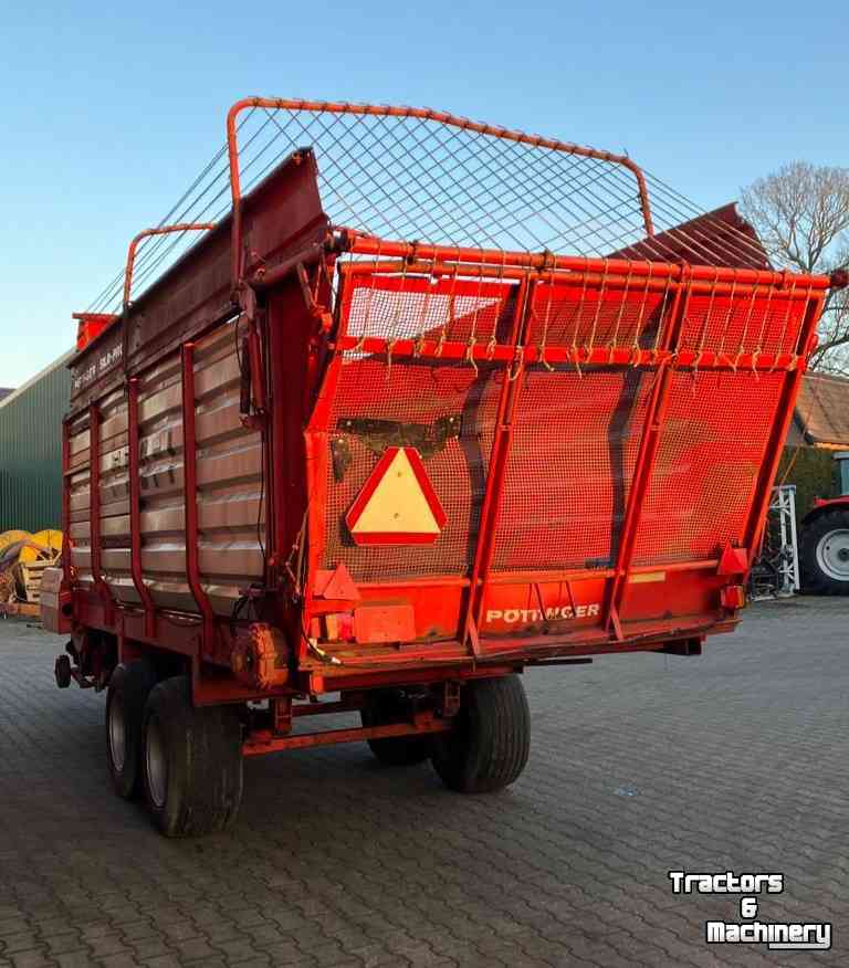 Self-loading wagon Pottinger Siloprofi SW102MAT ladewagen stalvoeren weidebouwmachines.