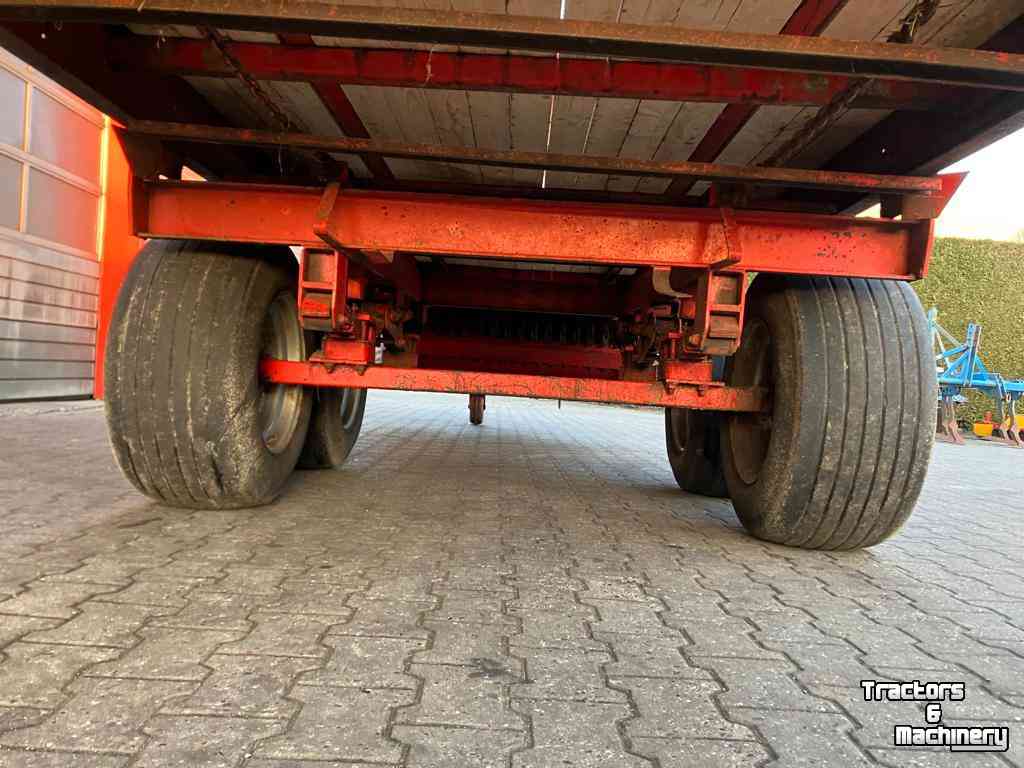 Self-loading wagon Pottinger Siloprofi SW102MAT ladewagen stalvoeren weidebouwmachines.