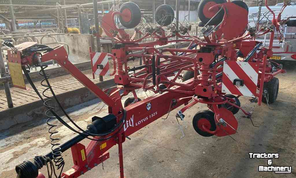 Tedder Lely Lotus 1325 Schudder