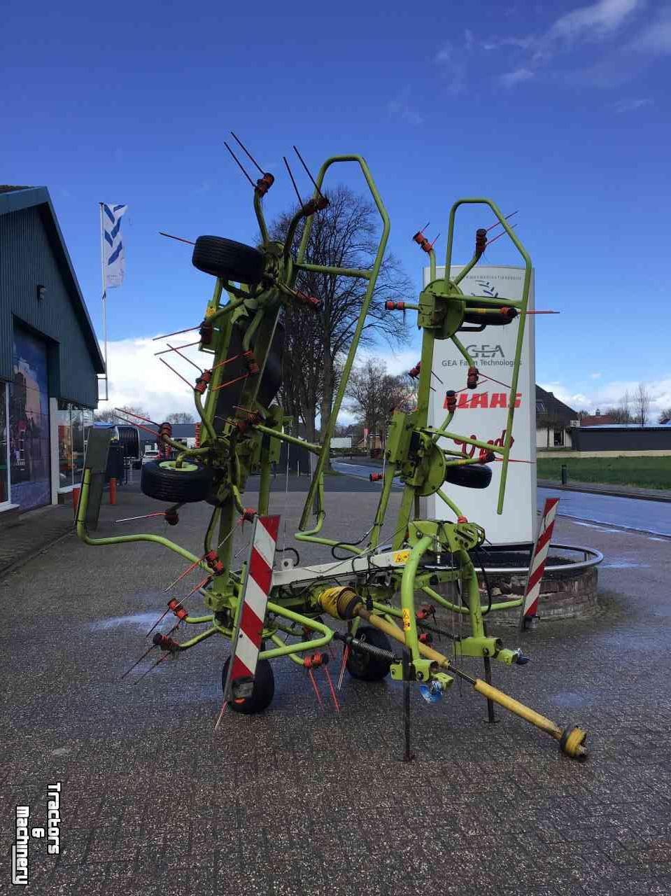 Tedder Claas Volto 670