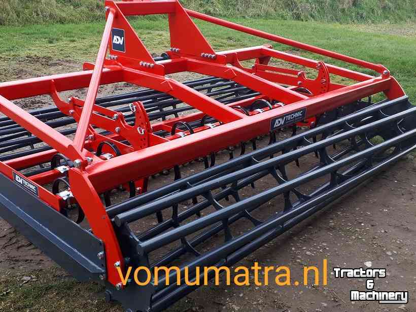 Seedbed combination ADV Technik Frontzaaibedcombinatie  Frontverkruimelaar ook in 2,5 + 3,5 + 4 mtr.