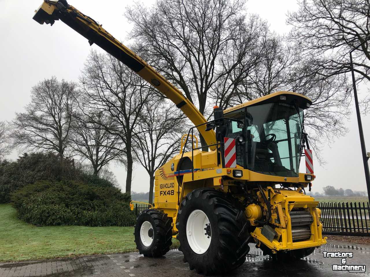 Forage-harvester New Holland FX 48