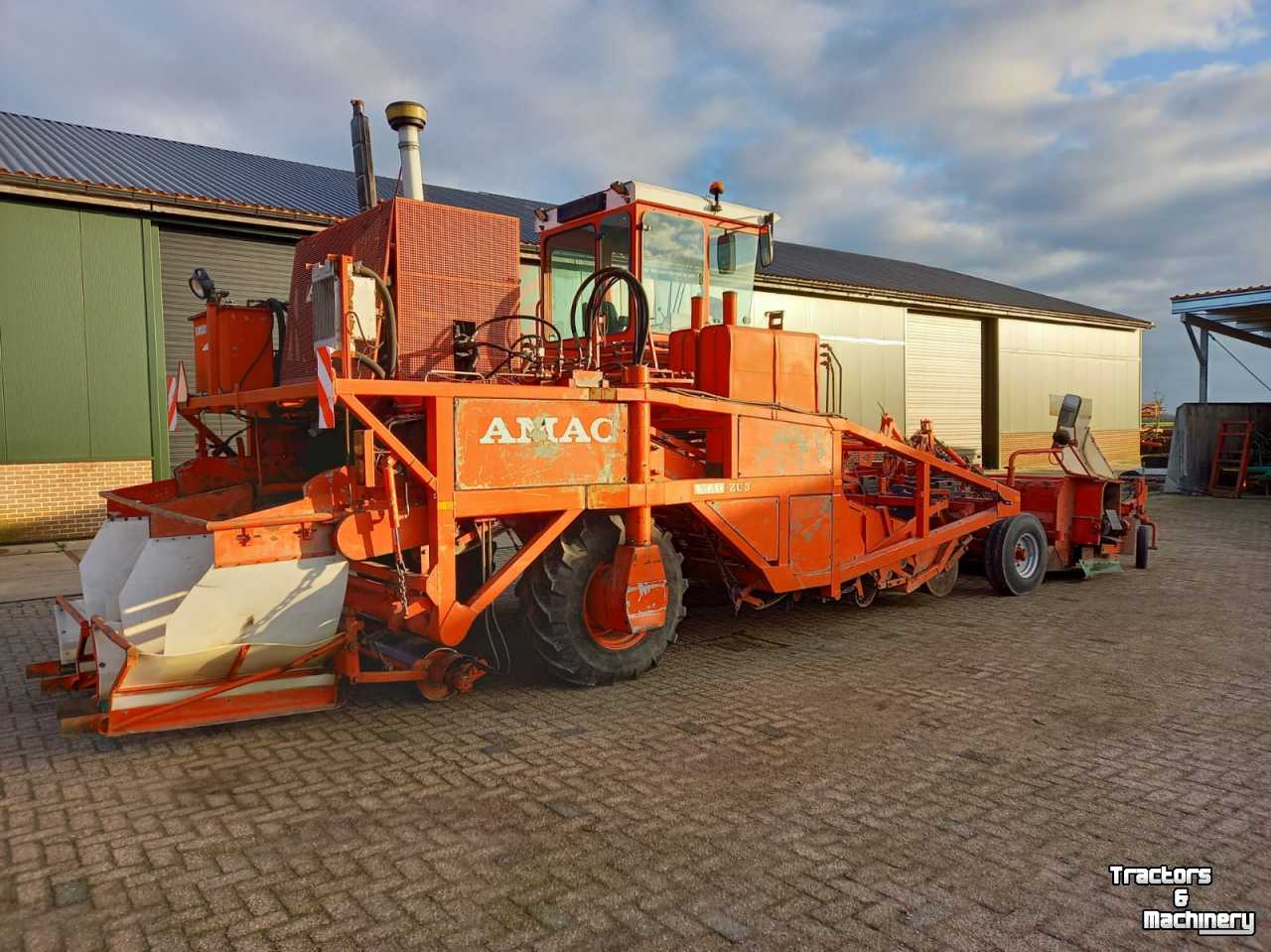 Onion harvester Amac Uienrooier