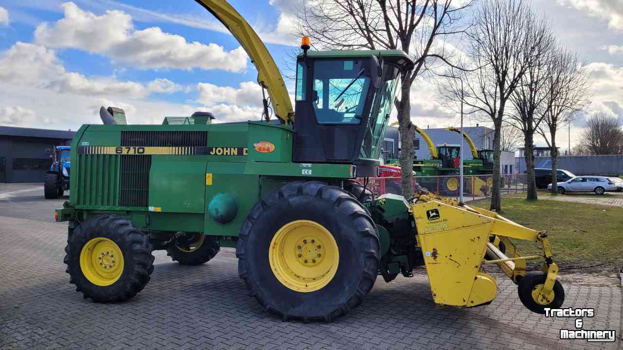 Forage-harvester John Deere 6710 4WD Veldhakselaar Forage Harvester