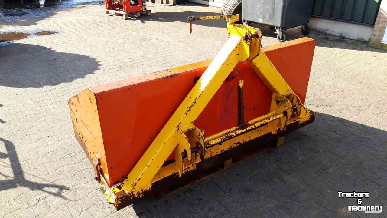 Tractor tipping boxes Peecon HKB 180 trekkerbak