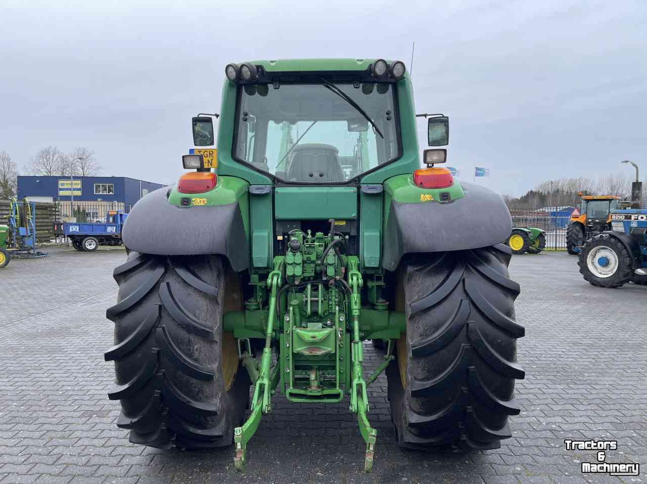 Tractors John Deere 6520