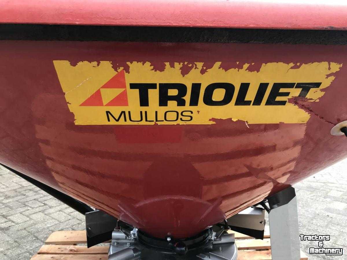 Fertilizer spreader Trioliet TS6 Kunstmeststrooier Meststofstrooier