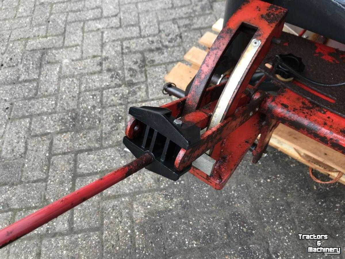 Fertilizer spreader Trioliet TS6 Kunstmeststrooier Meststofstrooier