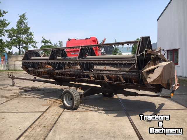 Combine Massey Ferguson 38