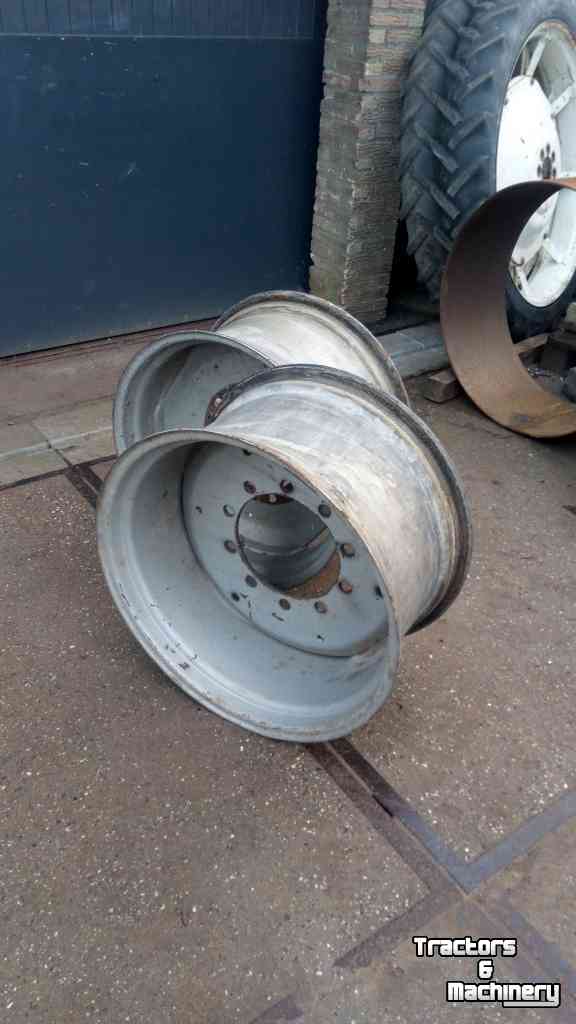 Wheels, Tyres, Rims & Dual spacers  15x28 velgen