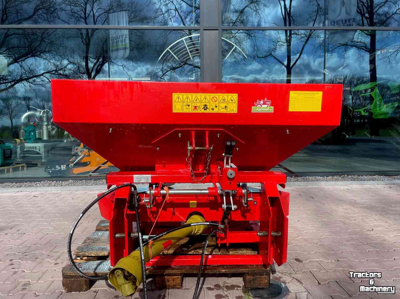 Fertilizer spreader  Kunstmeststrooier