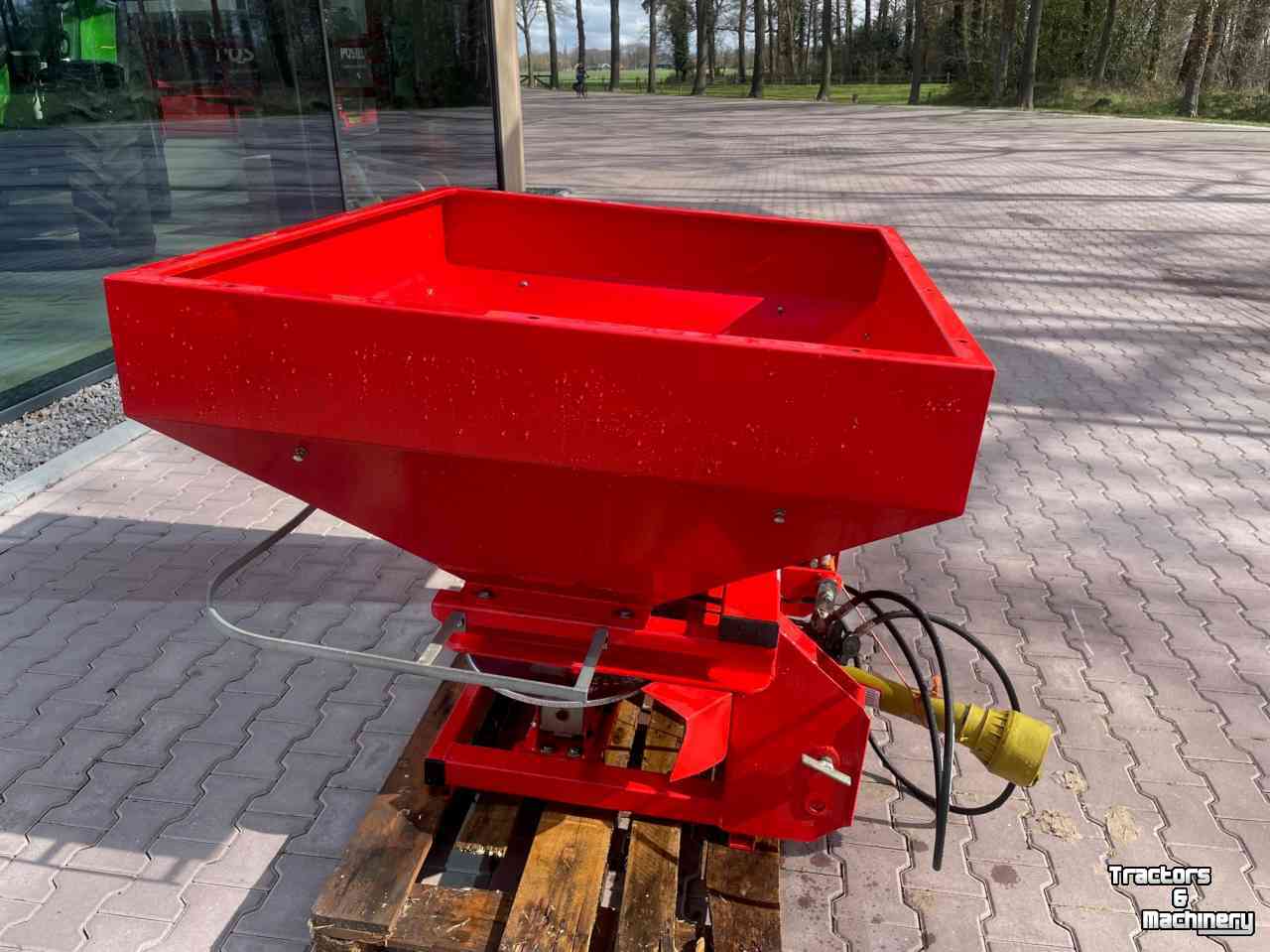 Fertilizer spreader  Kunstmeststrooier