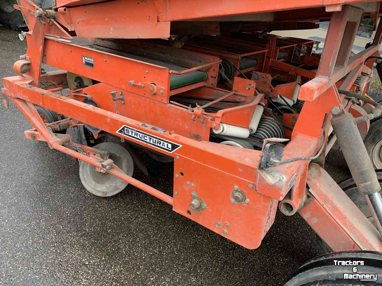 Potato planter Structural snaren pootmachine