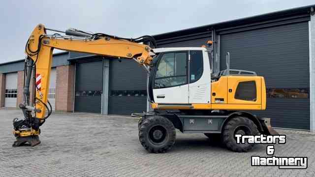 Excavator mobile Liebherr 916