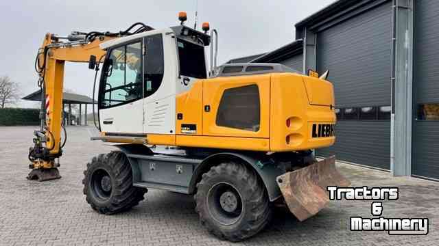 Excavator mobile Liebherr 916