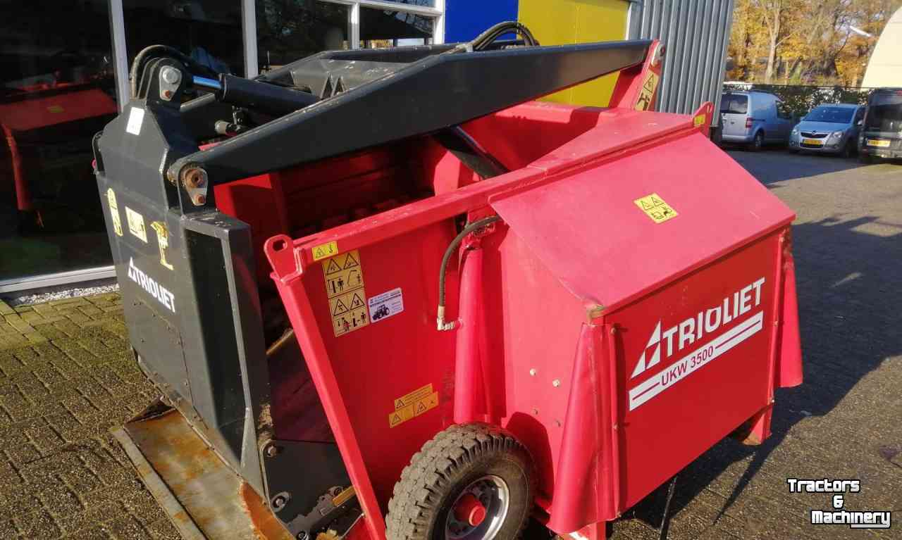 Silage grab-cutter wagon Trioliet UKW 3000 Uitkuilwagen