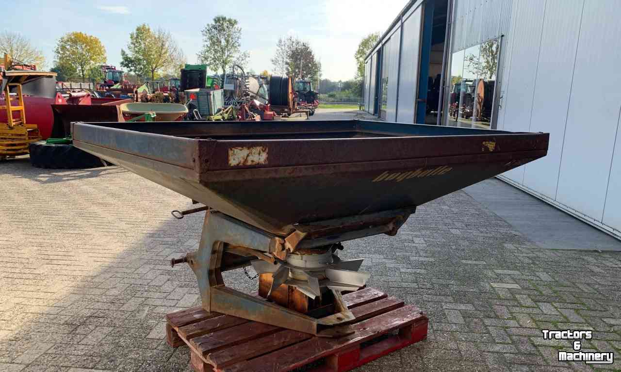 Fertilizer spreader Bogballe BL600