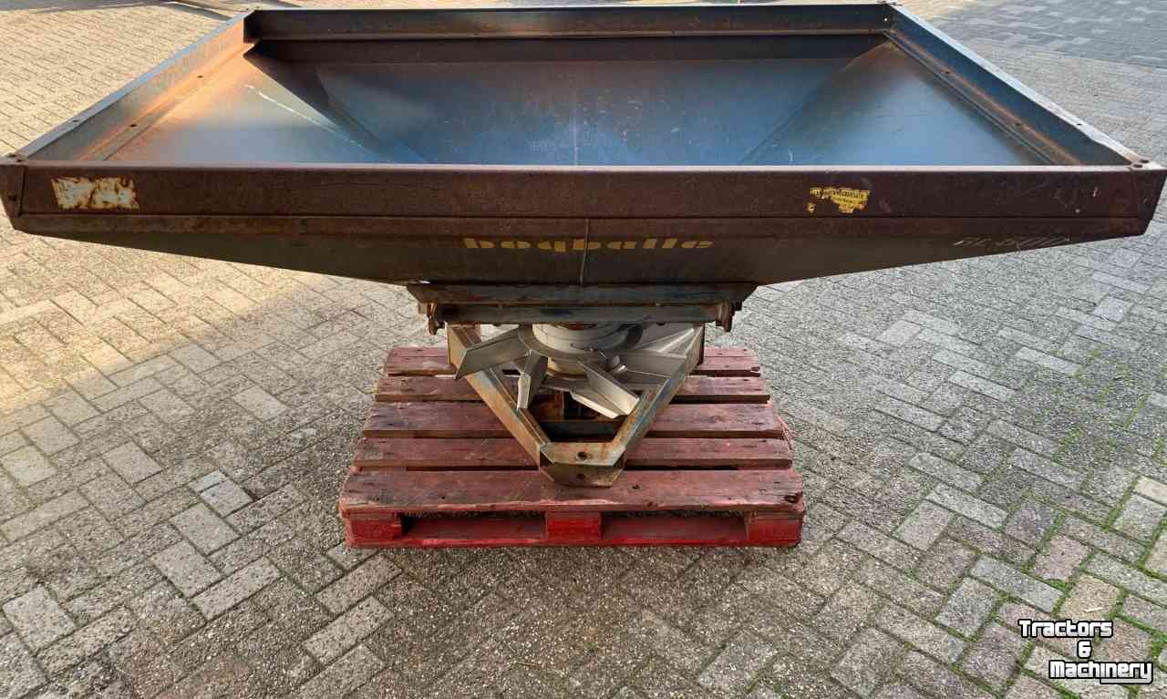 Fertilizer spreader Bogballe BL600