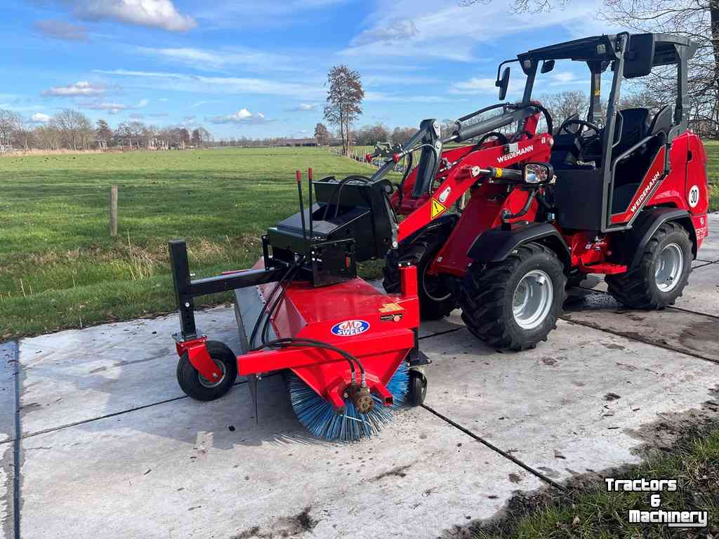 Wheelloader Sweep M-Sweep HSTV600/200 veegmachine